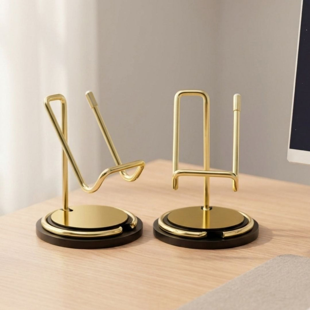 Personalized Gold Metal Mobile Stand – Corporate Desk Phone Holder